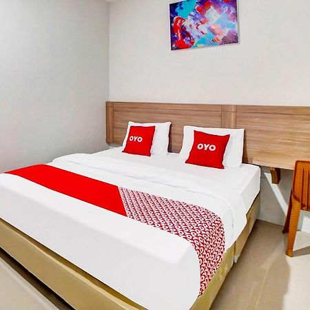 Oyo 91211 Mega Comfort Guest House Медан Екстериор снимка