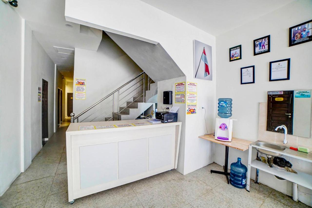 Oyo 91211 Mega Comfort Guest House Медан Екстериор снимка