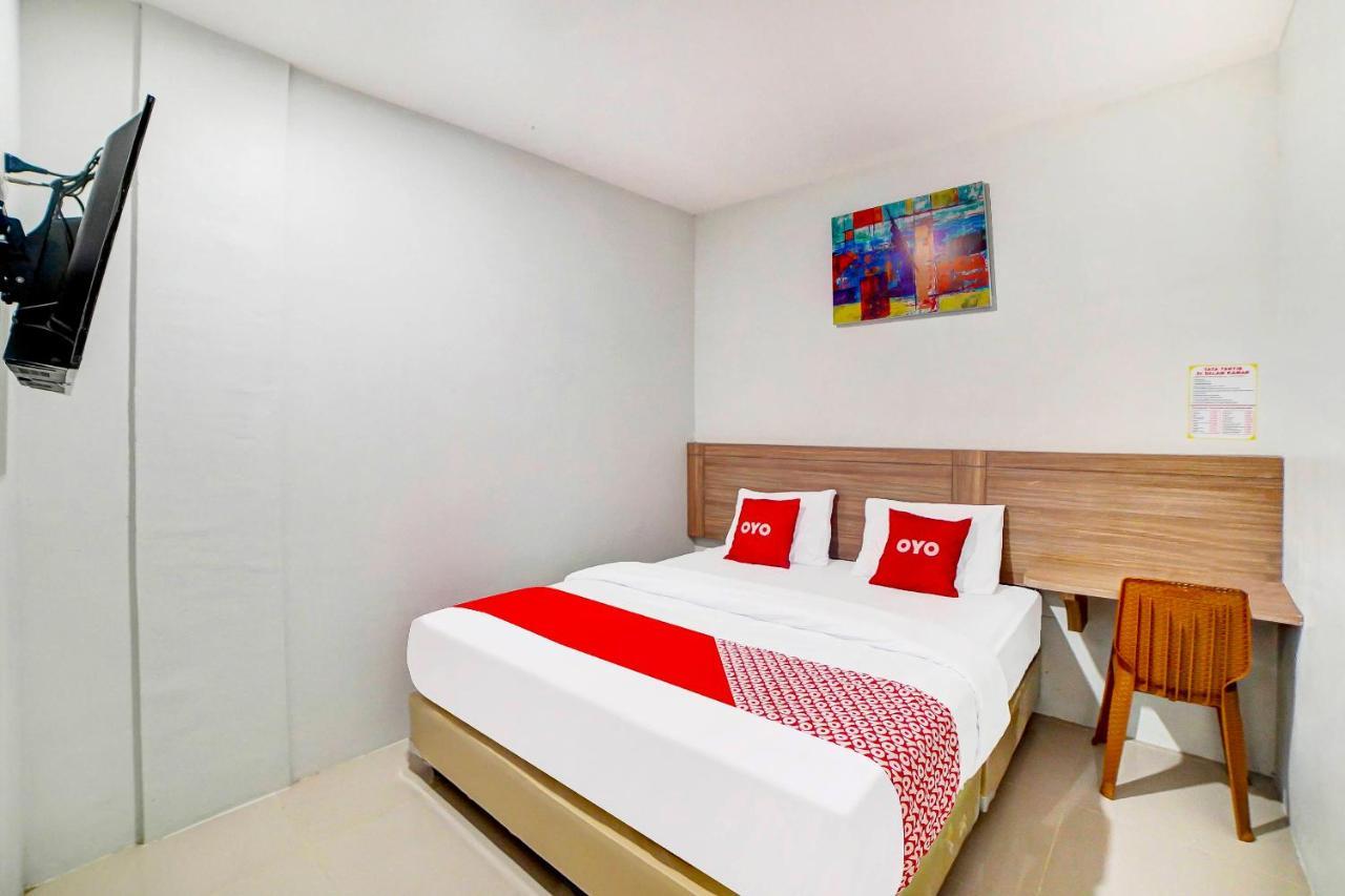 Oyo 91211 Mega Comfort Guest House Медан Екстериор снимка